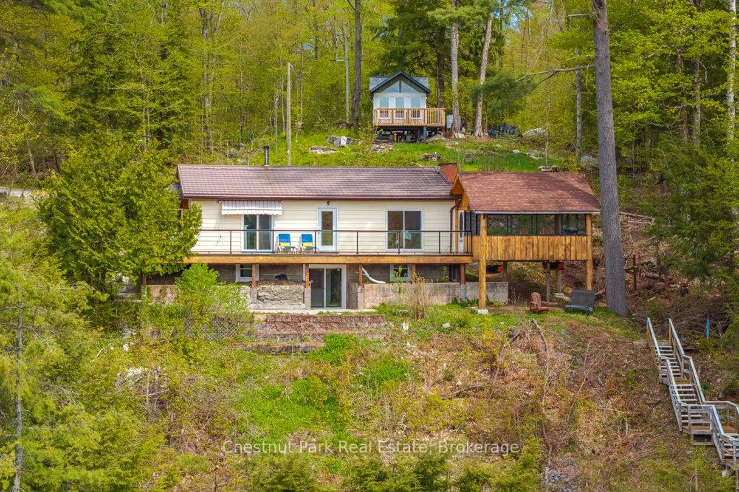 1026 Carlson Place photo 2