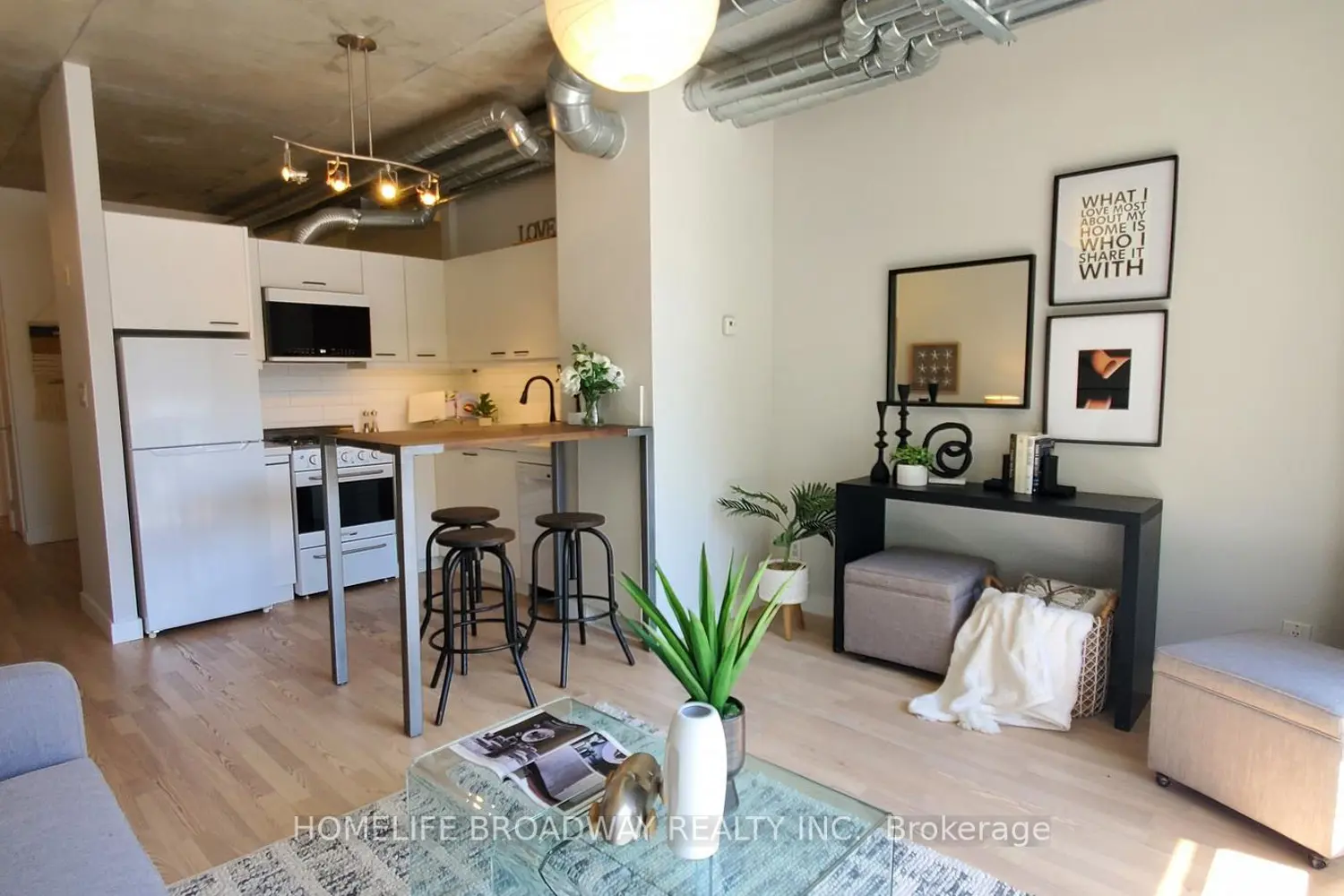 Additional image 4 of 169 John Street 303