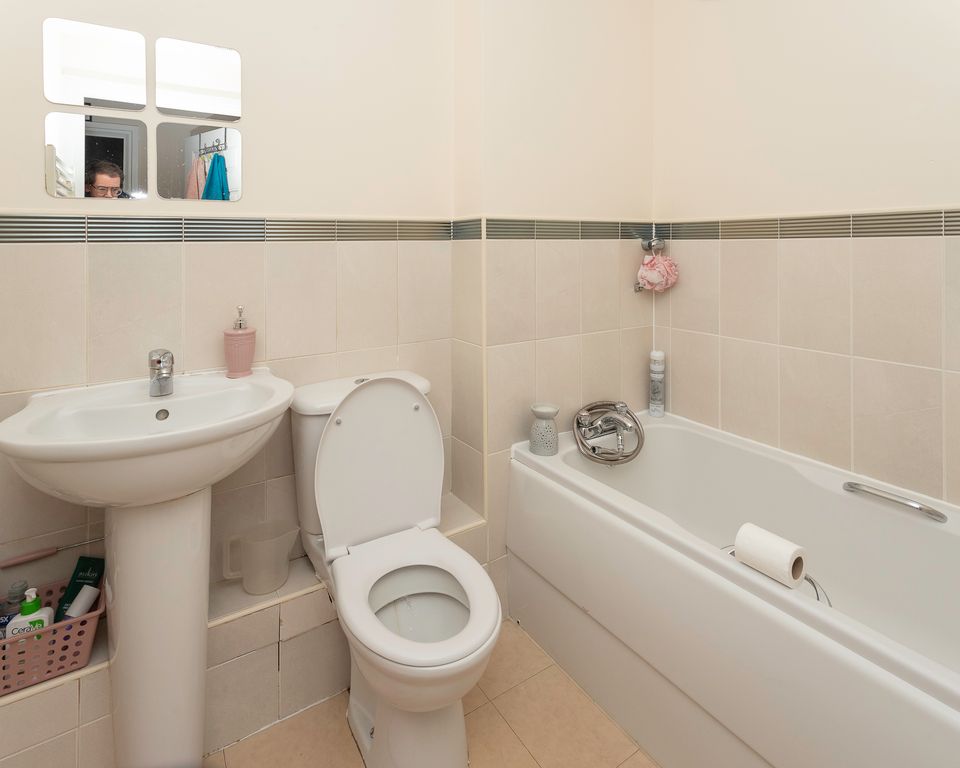 Additional image 13 of 2 bed flat for saleBlackthorn Drive, Huddersfield HD3
