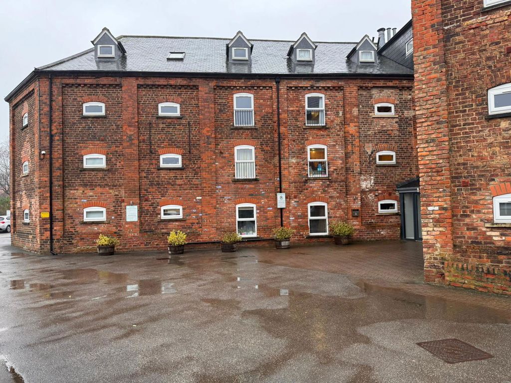 1 bed flat for saleSkerne Road, Driffield YO25