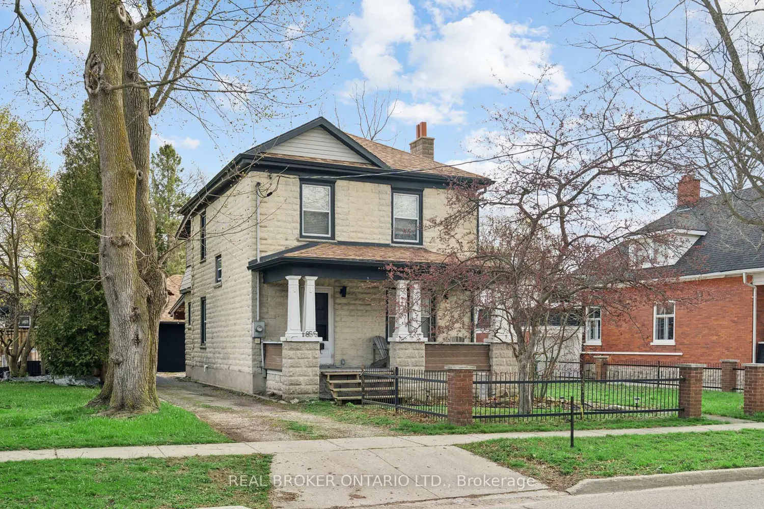 855 Hamilton Street