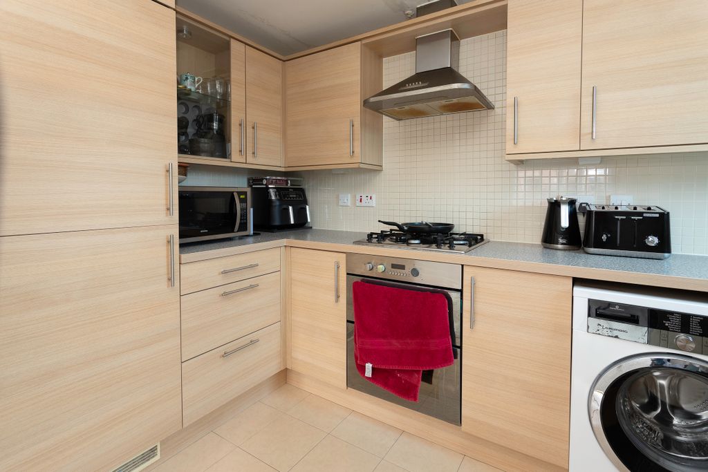 Additional image 7 of 2 bed flat for saleBlackthorn Drive, Huddersfield HD3
