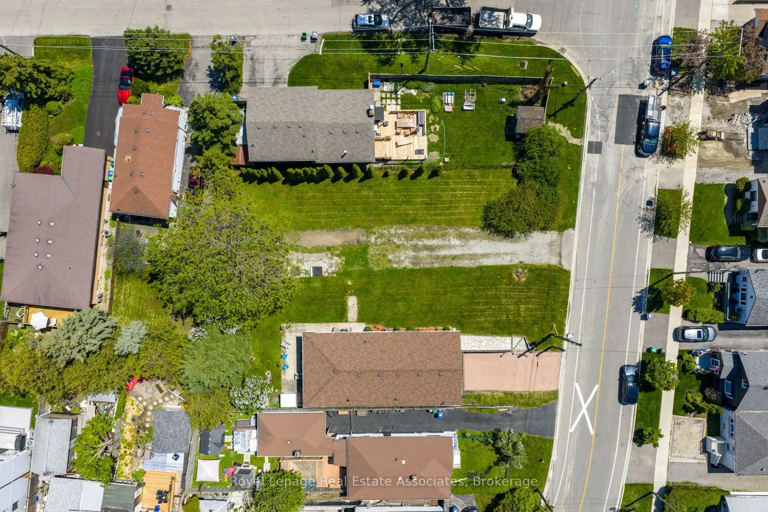 Additional image 19 of 1069 Alexandra Avenue