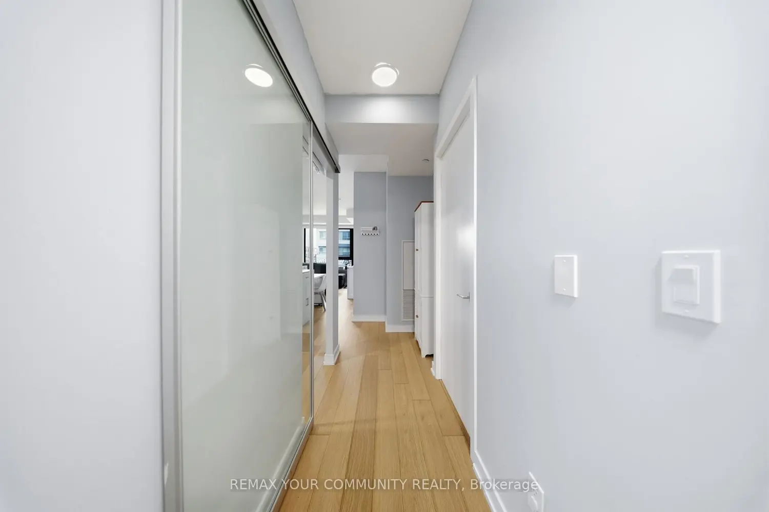 Additional image 2 of 840 St Clair Avenue 312