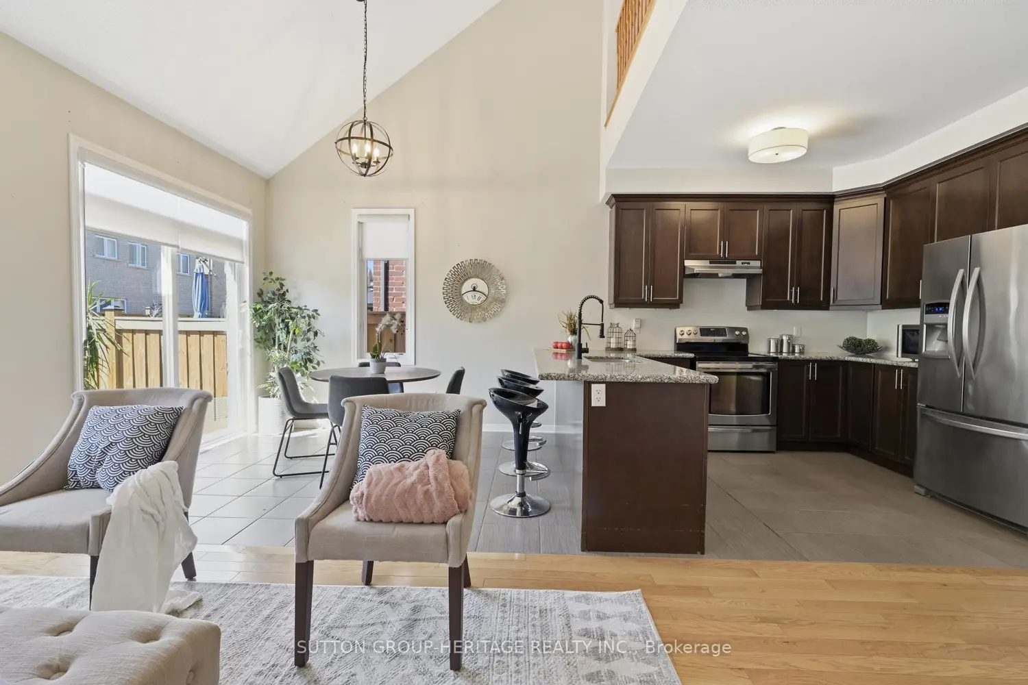 19 Northglen Boulevard photo 3