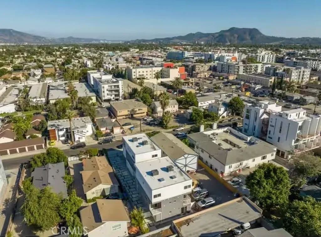 5637 Klump Avenue, North Hollywood, CA 91601