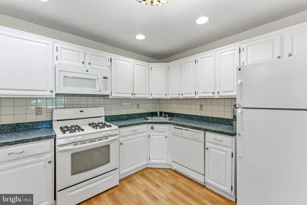 Additional image 8 of 96 Willow Ct, Hamilton, NJ 08619