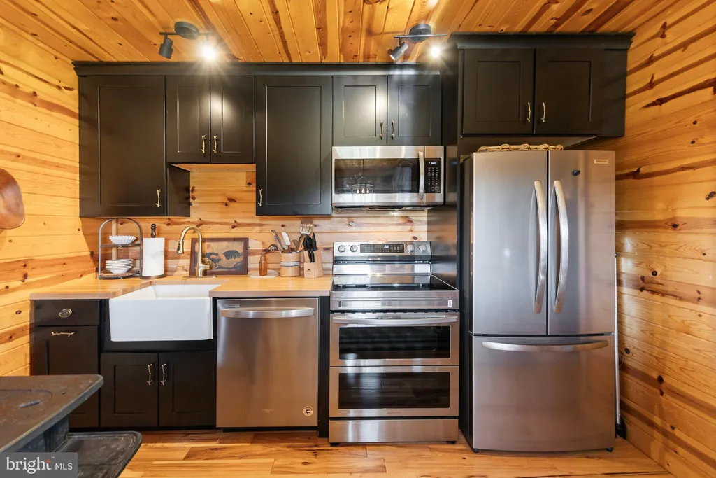Additional image 31 of 453 Wheaton Drive, Purgitsville, WV 26852