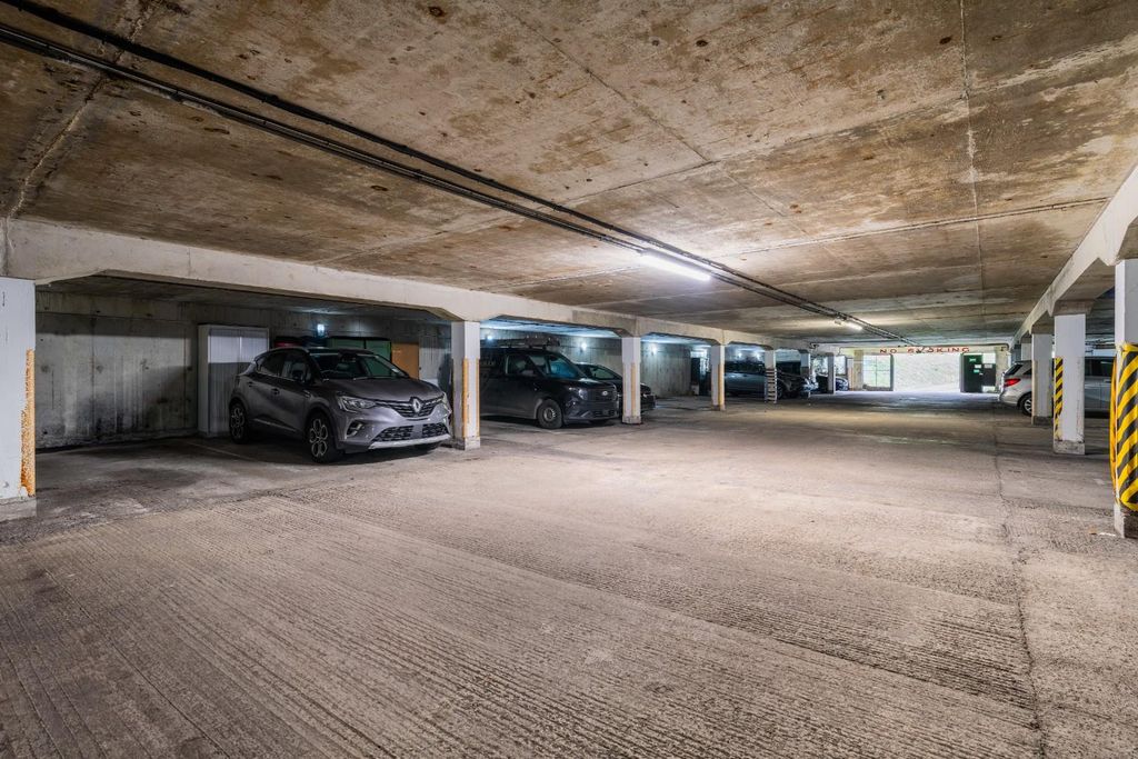 Additional image 12 of 3 bed flat for saleAvenue Road, Epsom KT18