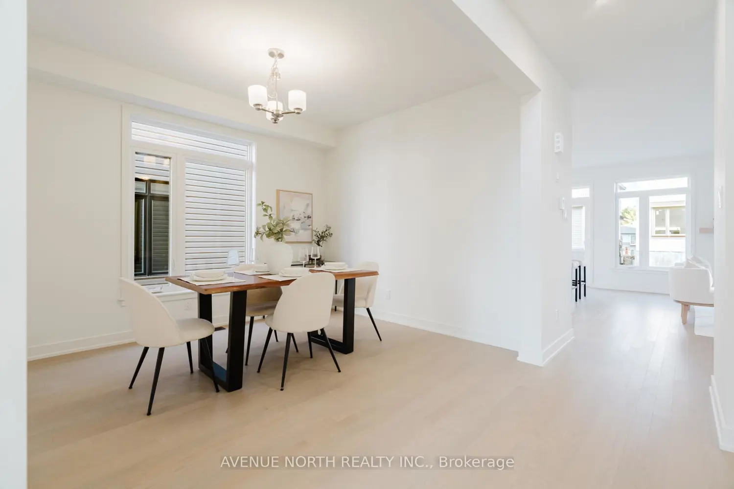 1729 Rotterdam Circle photo 5