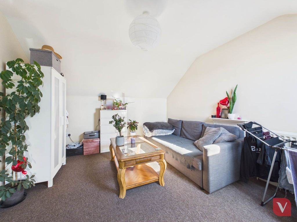 Additional image 18 of 8 bed detached house for saleHigh Street South, Dunstable LU6