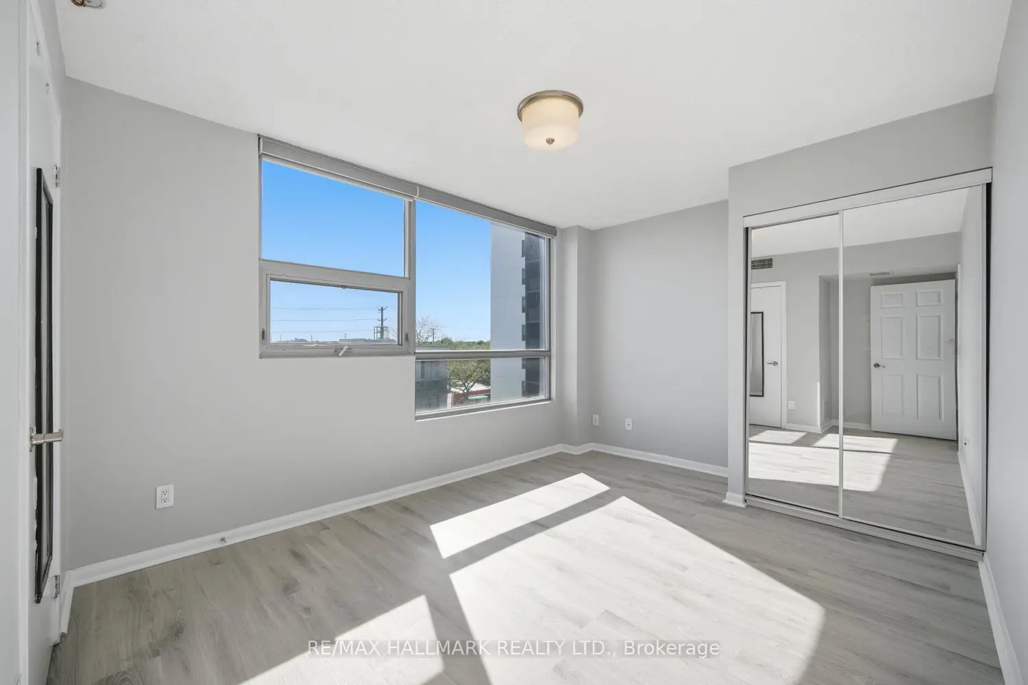 Additional image 10 of 2464 Weston Road 403