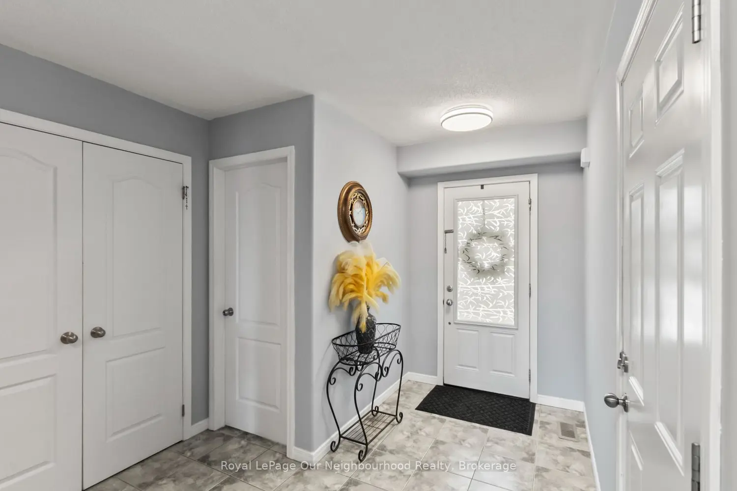 270 Louden Terrace photo 3