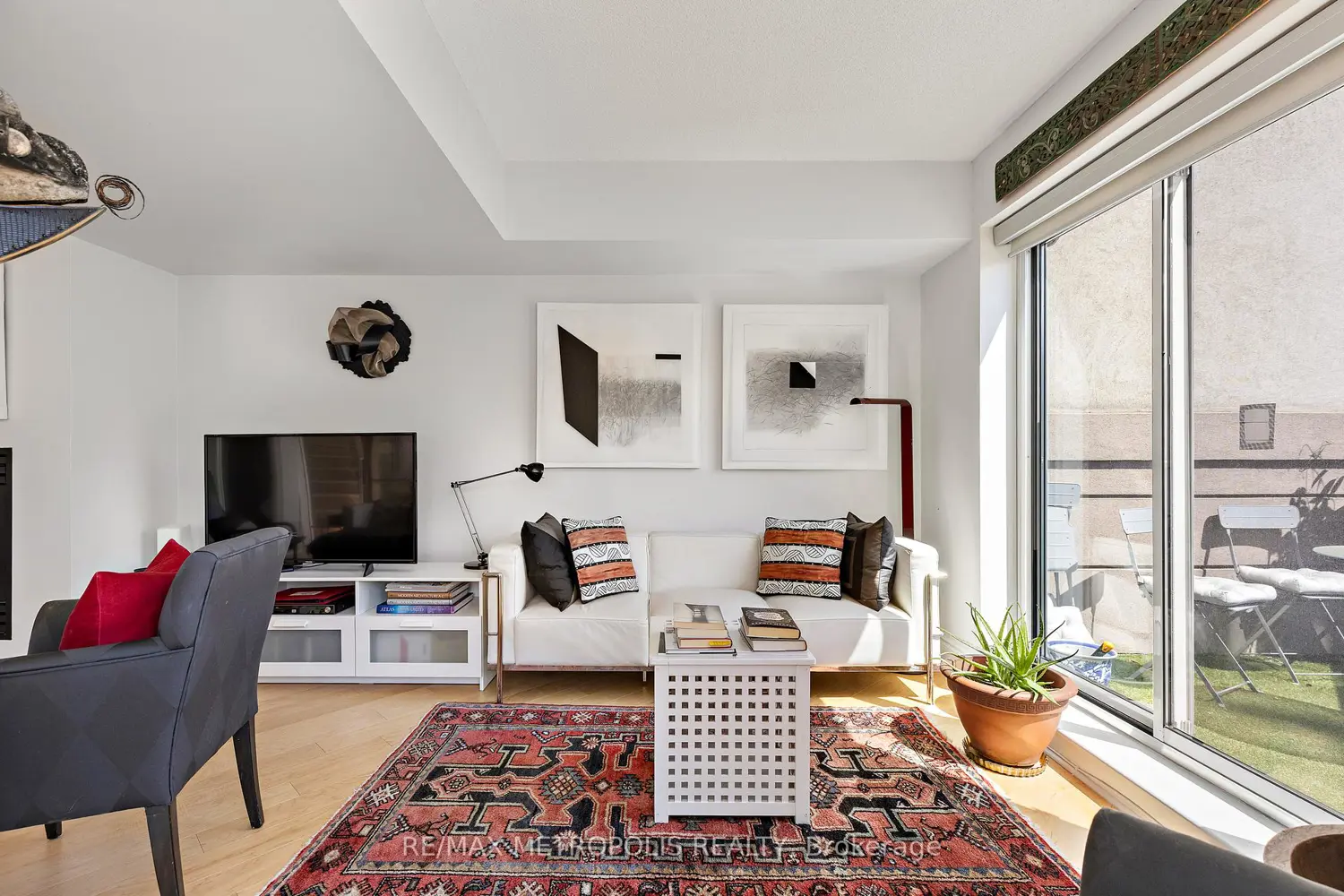 Additional image 10 of 437 Roncesvalles Avenue 438