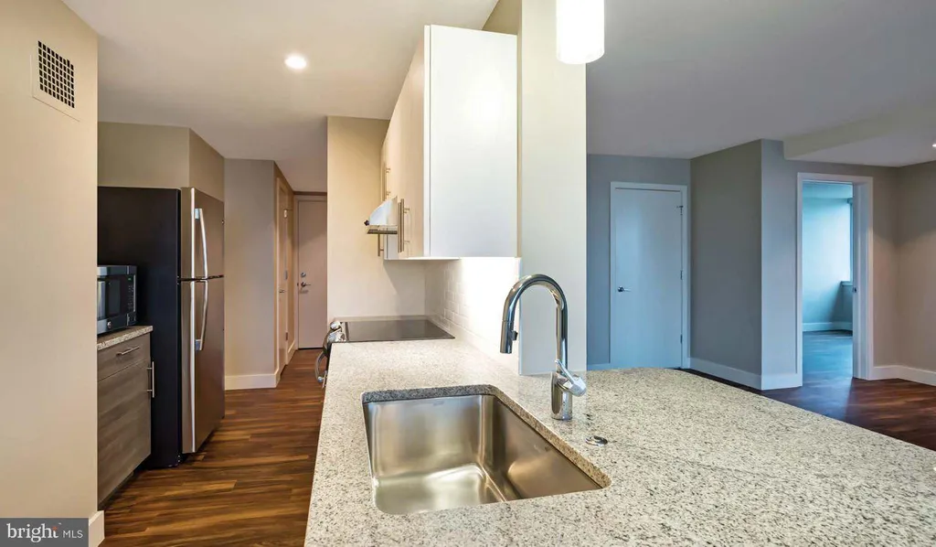 Additional image 4 of 2200 Benjamin Franklin Parkway Unit N0607, Philadelphia, PA 19130