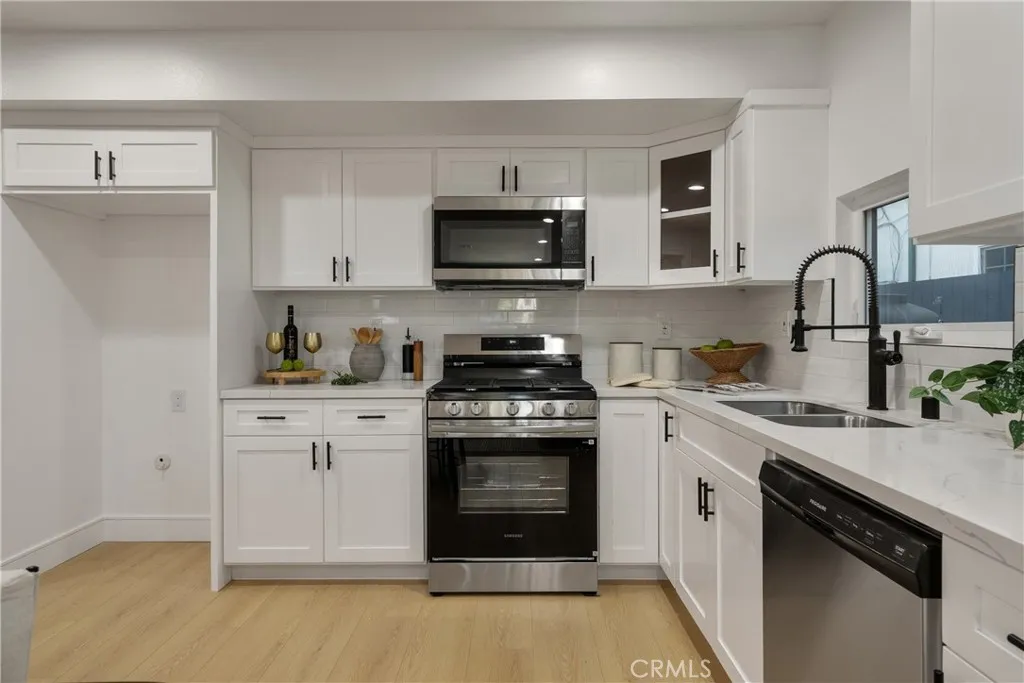 Additional image 34 of 2706 S Cochran Street, Los Angeles, CA 90016