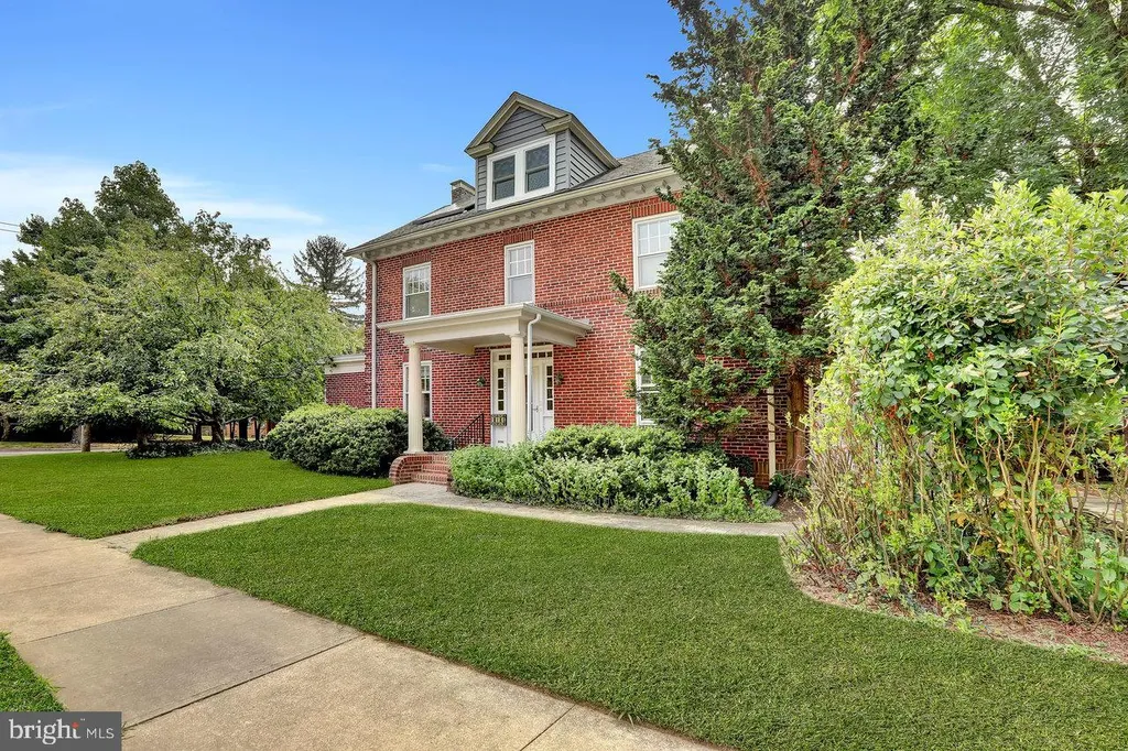121 Kensington Avenue, Trenton, NJ 08618