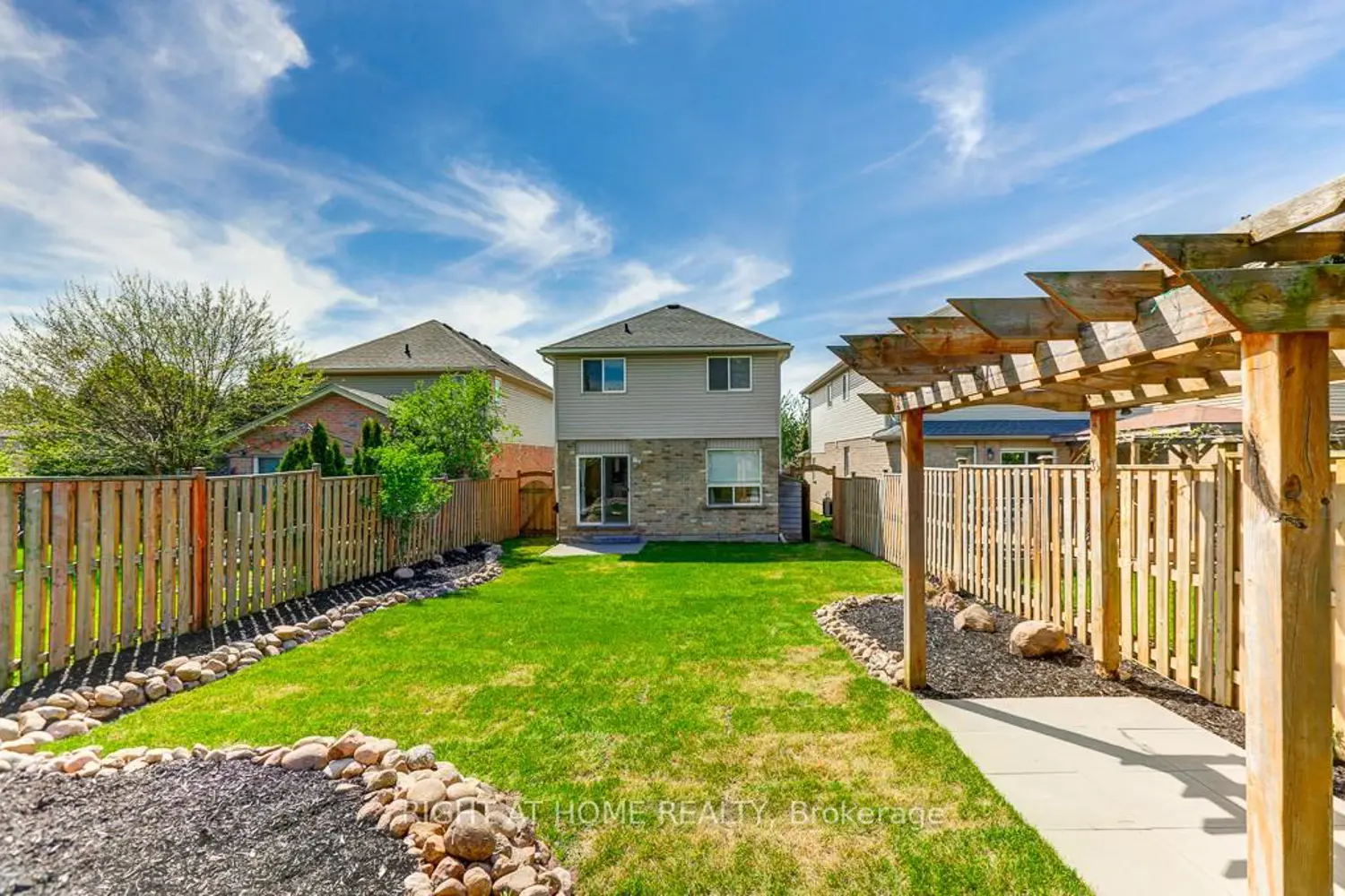 Additional image 20 of 402 Lausanne Crescent