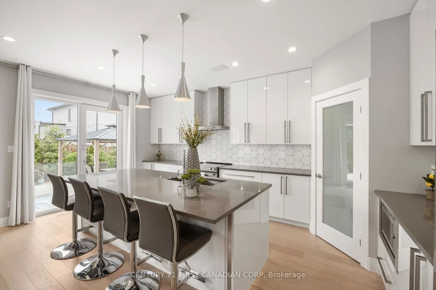 Additional image 6 of 2190 Bakervilla Street