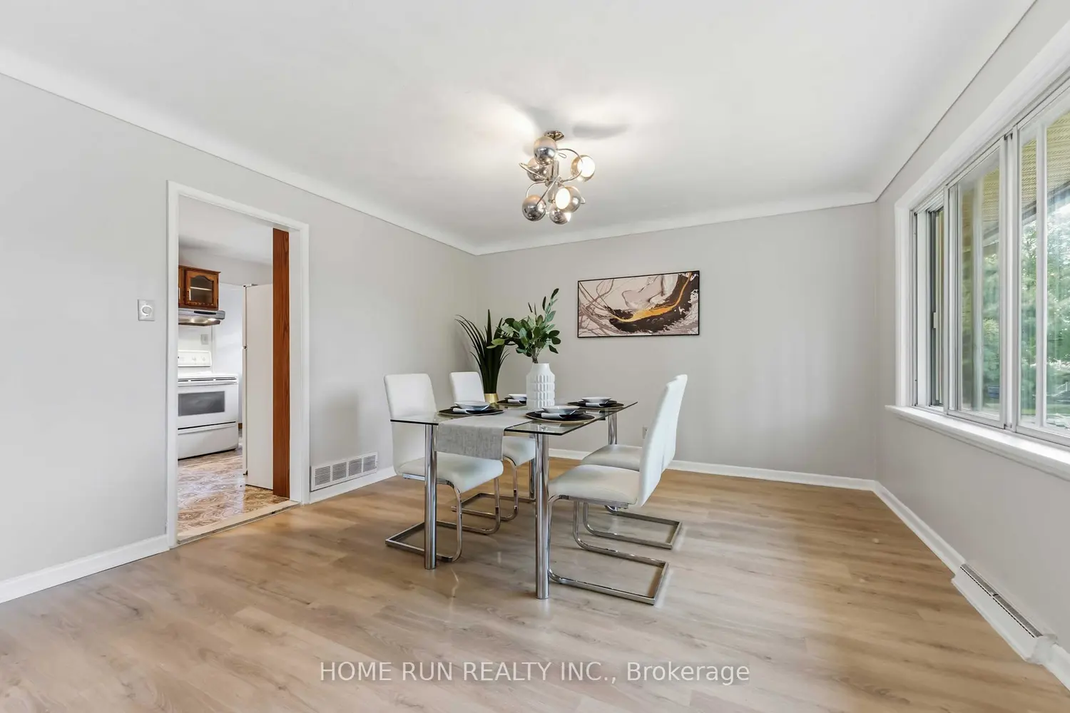 1530 Clementine Boulevard photo 3