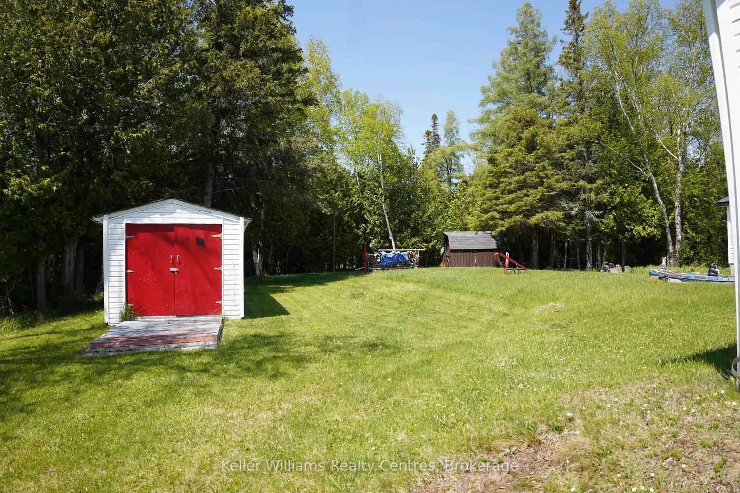 621 Huron Road photo 3