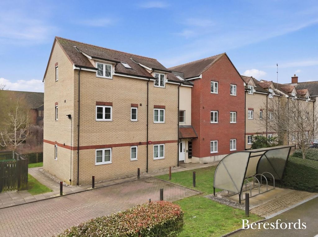 2 bed flat for saleHaslers Lane, Dunmow CM6