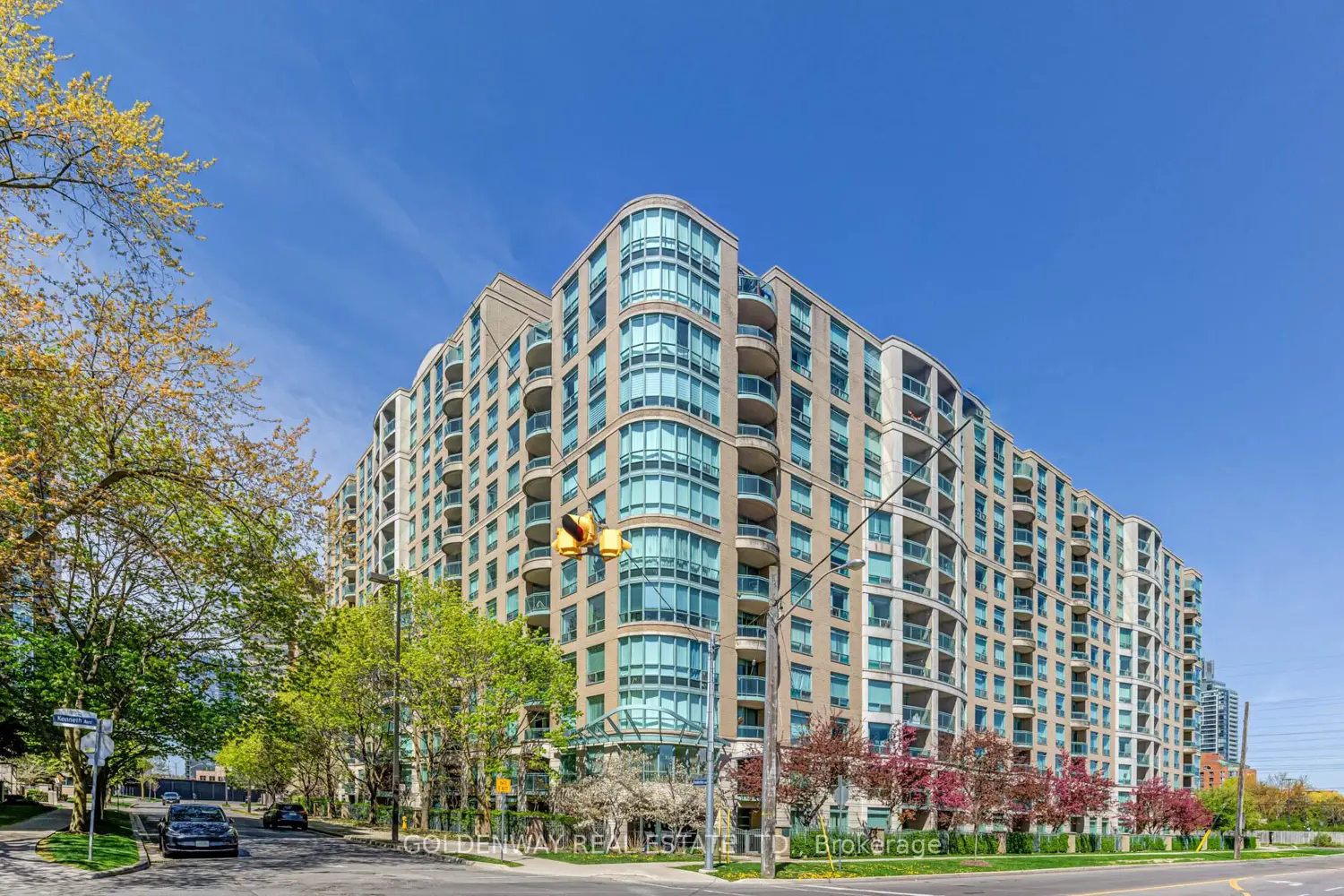 18 Pemberton Avenue 402