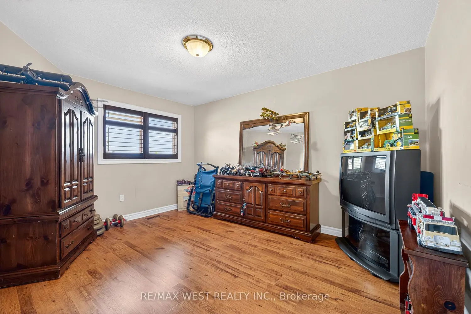 Additional image 15 of 27 Golden Meadow Road