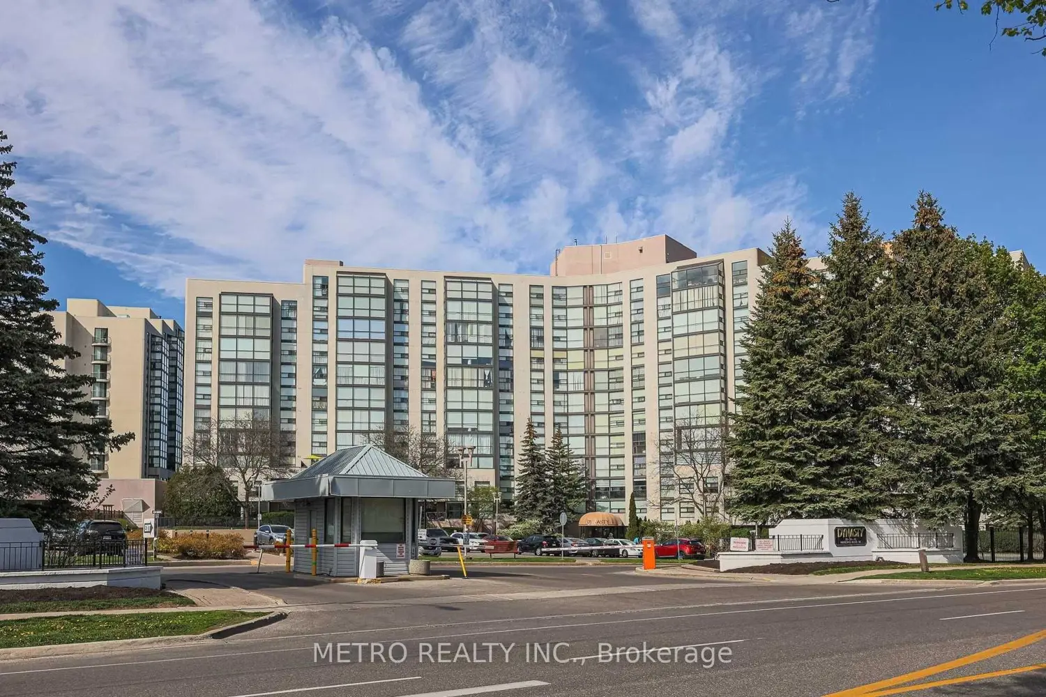 30 Harding Boulevard 706