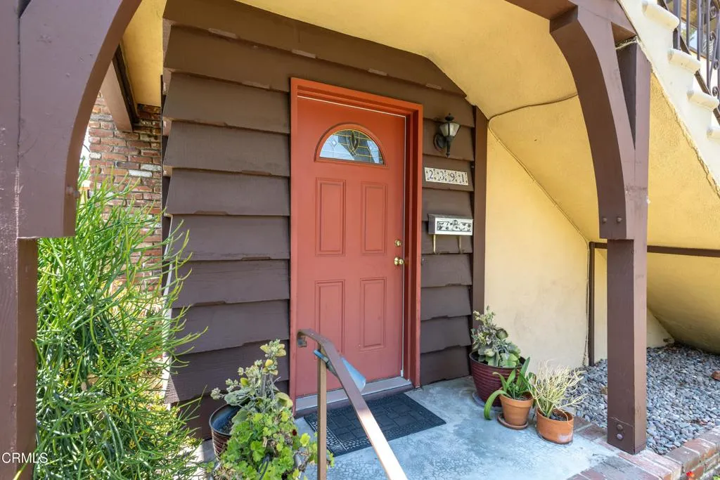 2391 El Molino Avenue, Altadena, CA 91001 photo 3