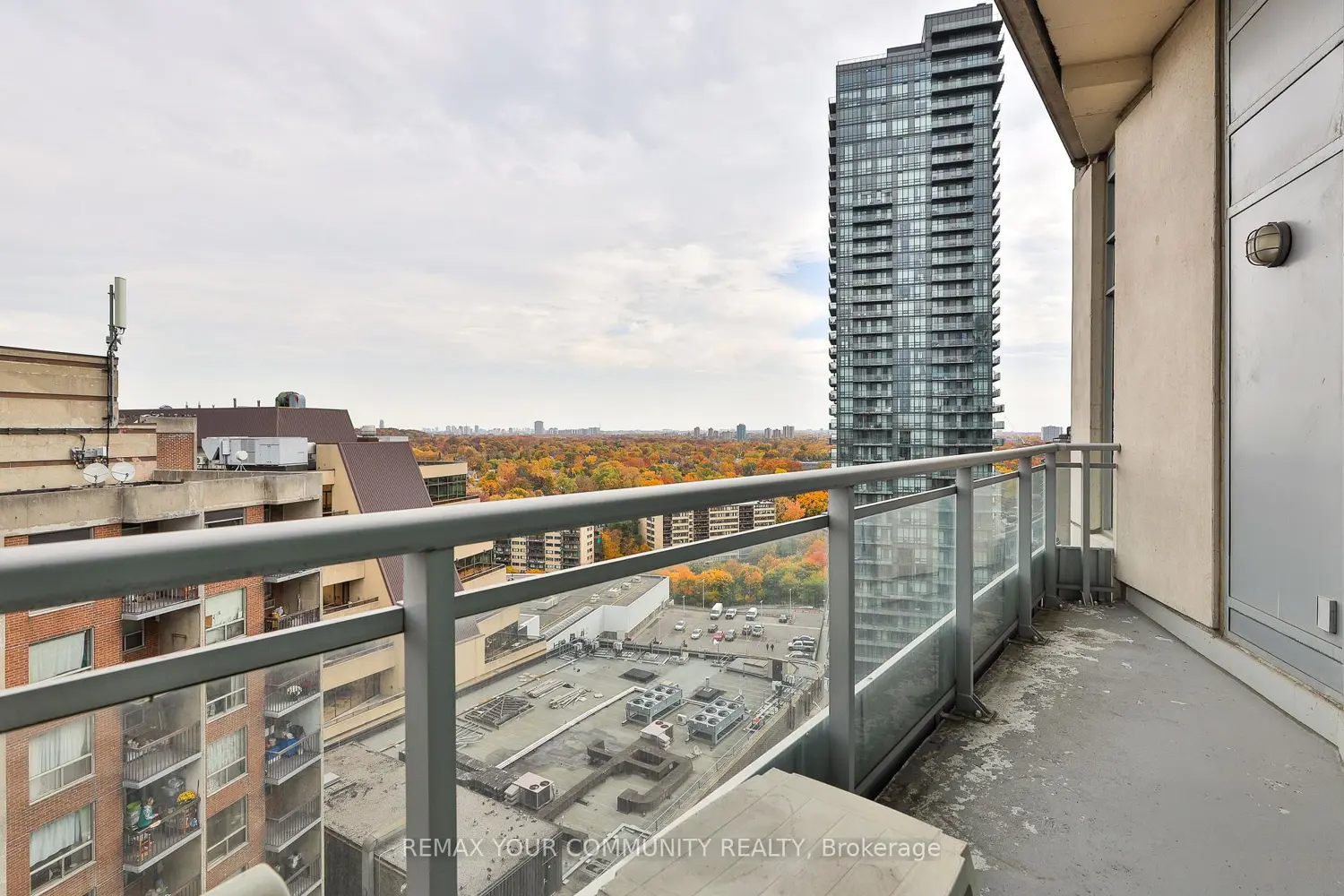 Additional image 8 of 8 Scollard Street Ph 201