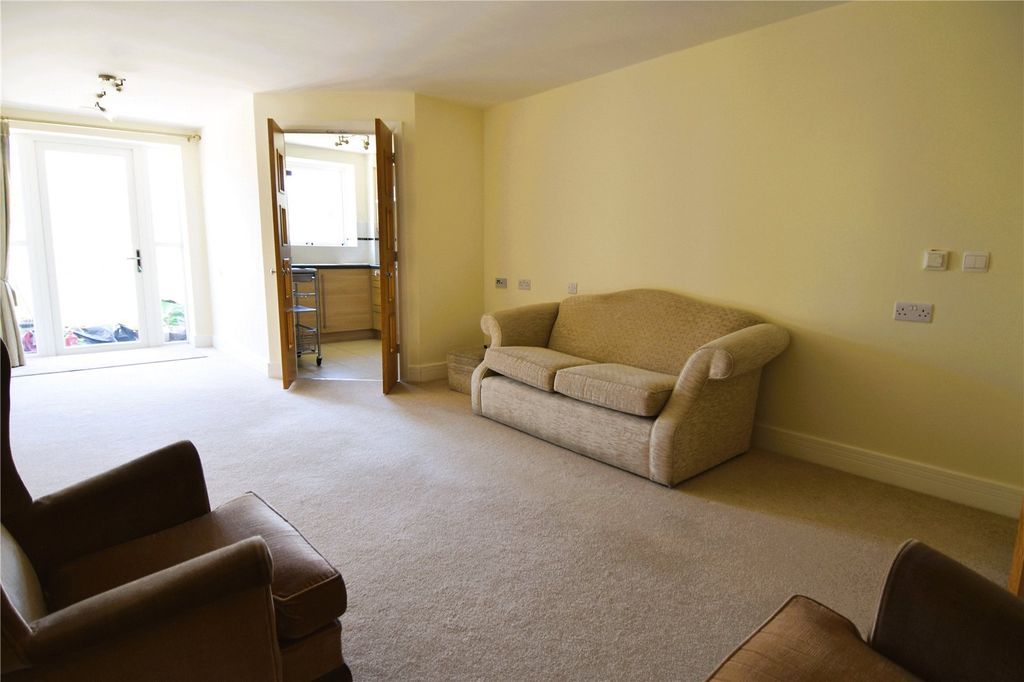 Additional image 4 of 2 bed flat for saleHanbury Road, Droitwich, Worcestershire WR9