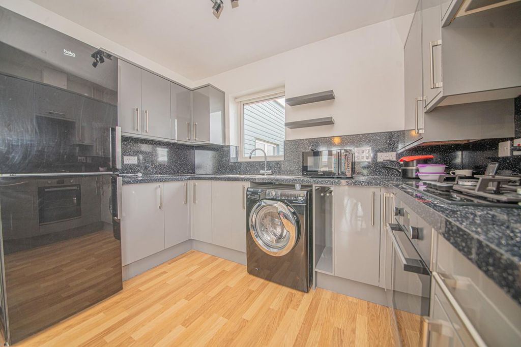 Additional image 6 of 2 bed flat for saleSomers Way, Eastleigh SO50