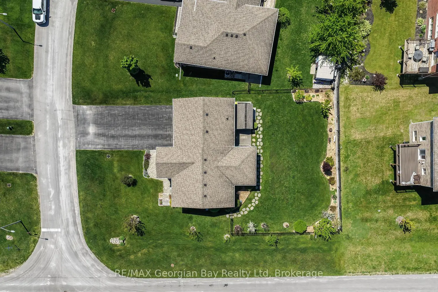 936 Jordeli Lane photo 2
