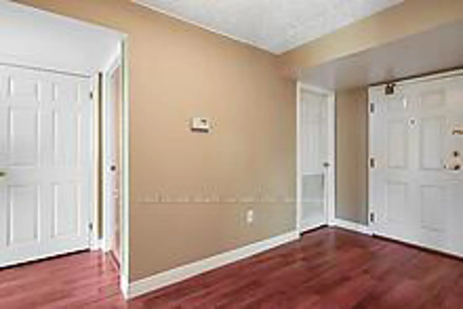 Additional image 10 of 50 Market St Street 203