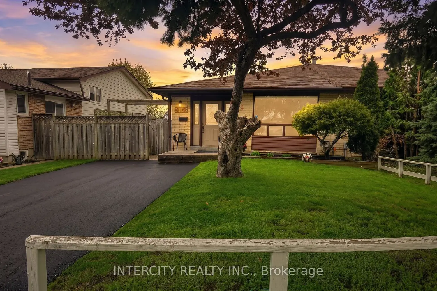 3164 Gwendale Crescent