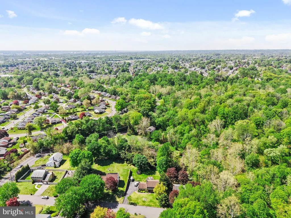 386 E Dutton Mill Road, Brookhaven, PA 19015