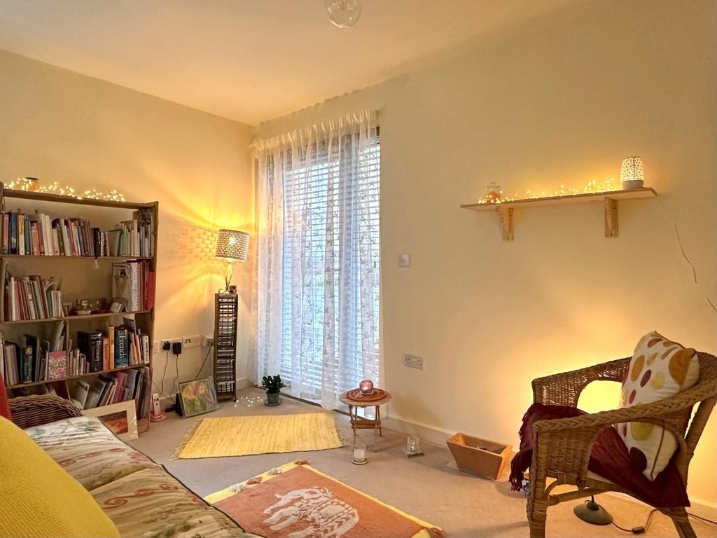 Additional image 3 of 2 bed flat for saleWain Close, Penarth CF64