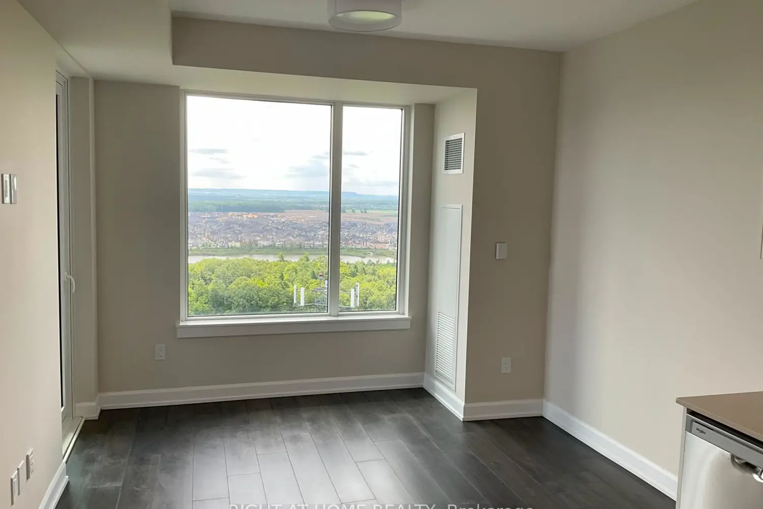 3220 William Coltson Avenue 2102 photo 5