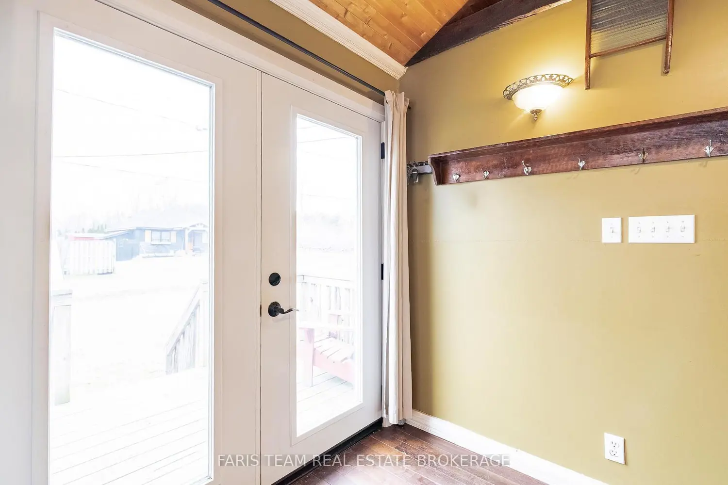 1417 Maple Way photo 2