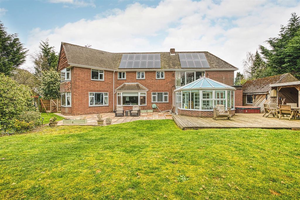 5 bed detached house for saleDuffield Road, Darley Abbey, Derby DE22 photo 2