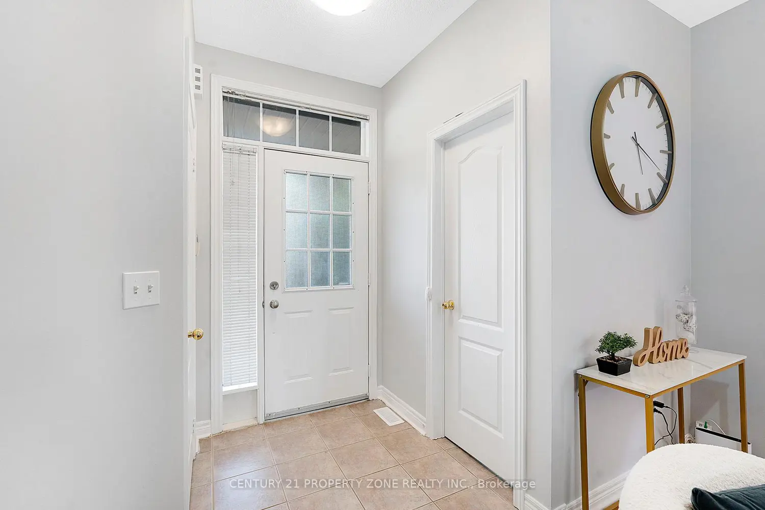 24 Signet Way photo 5