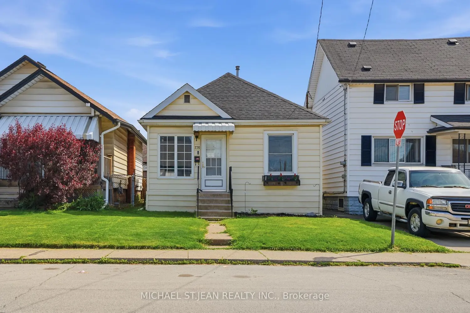 276 Roxborough Avenue photo 4