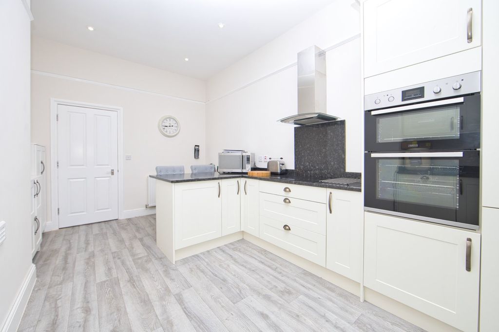 3 bed flat for saleCrabble Hill, Dover, Kent CT17