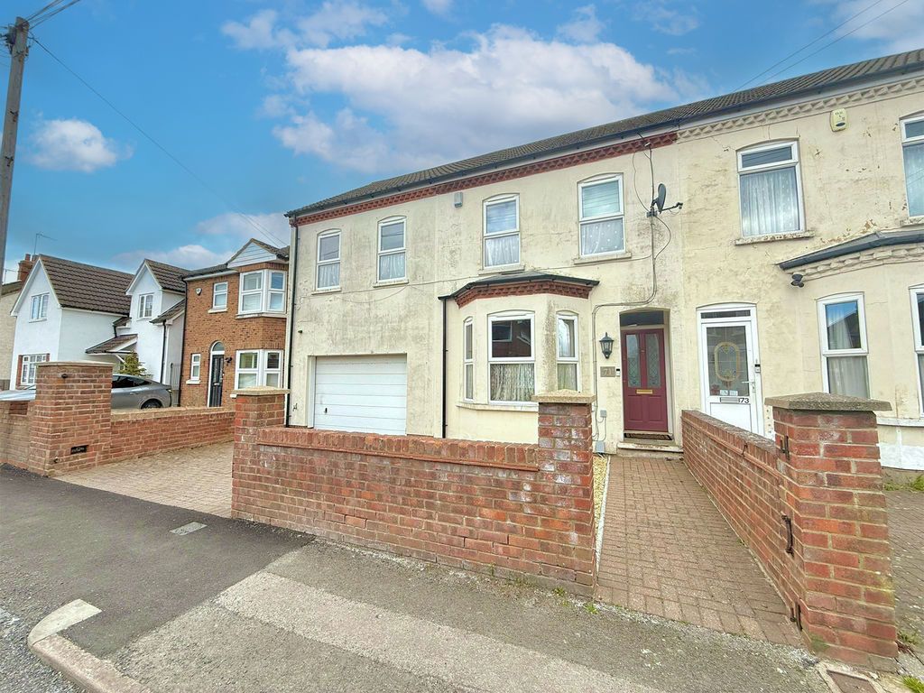 Additional image 21 of 4 bed semi-detached house for saleKirby Road, Dunstable LU6