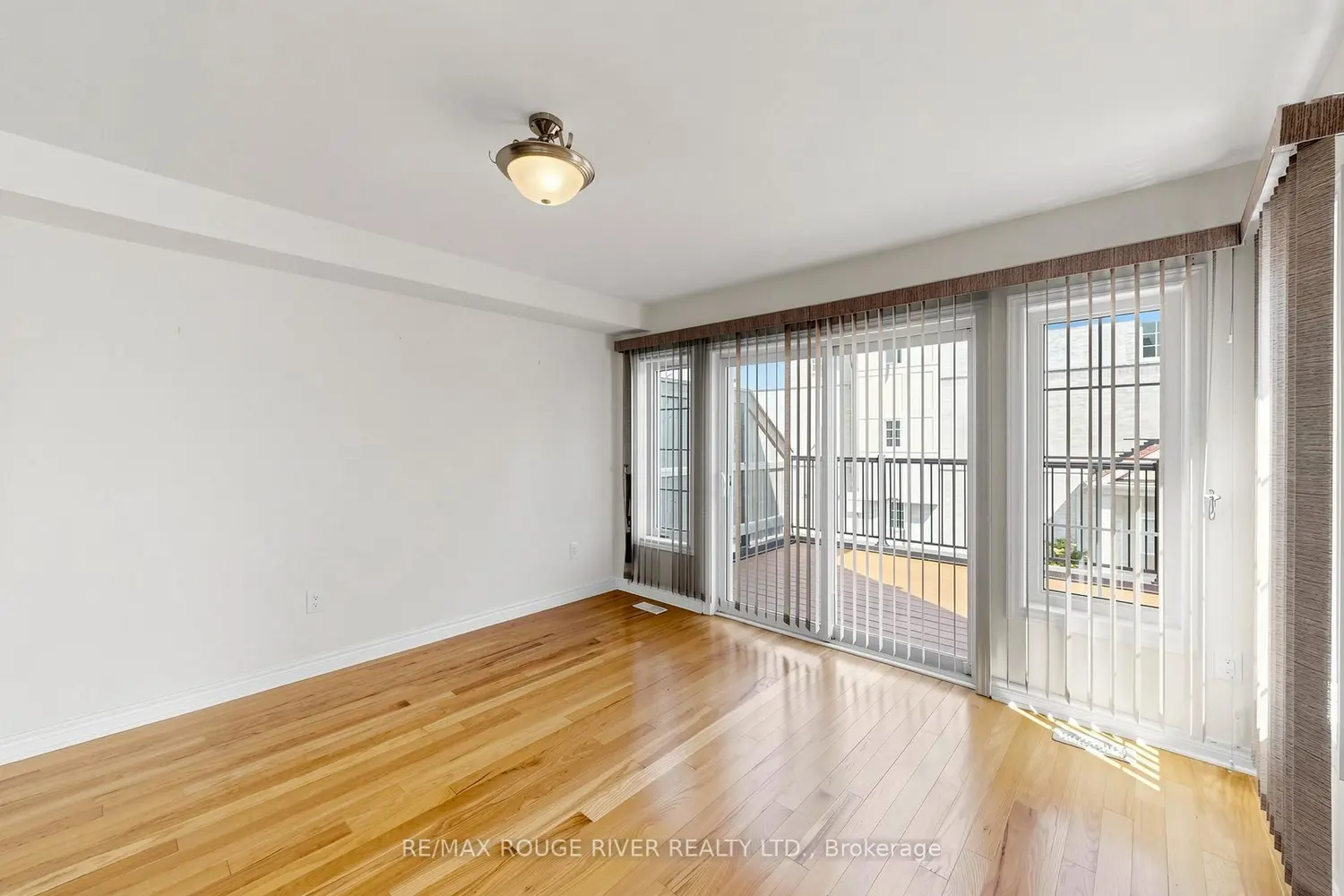 Additional image 10 of 3644C St Clair Avenue