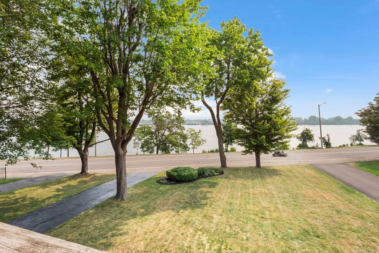 735 Niagara Boulevard