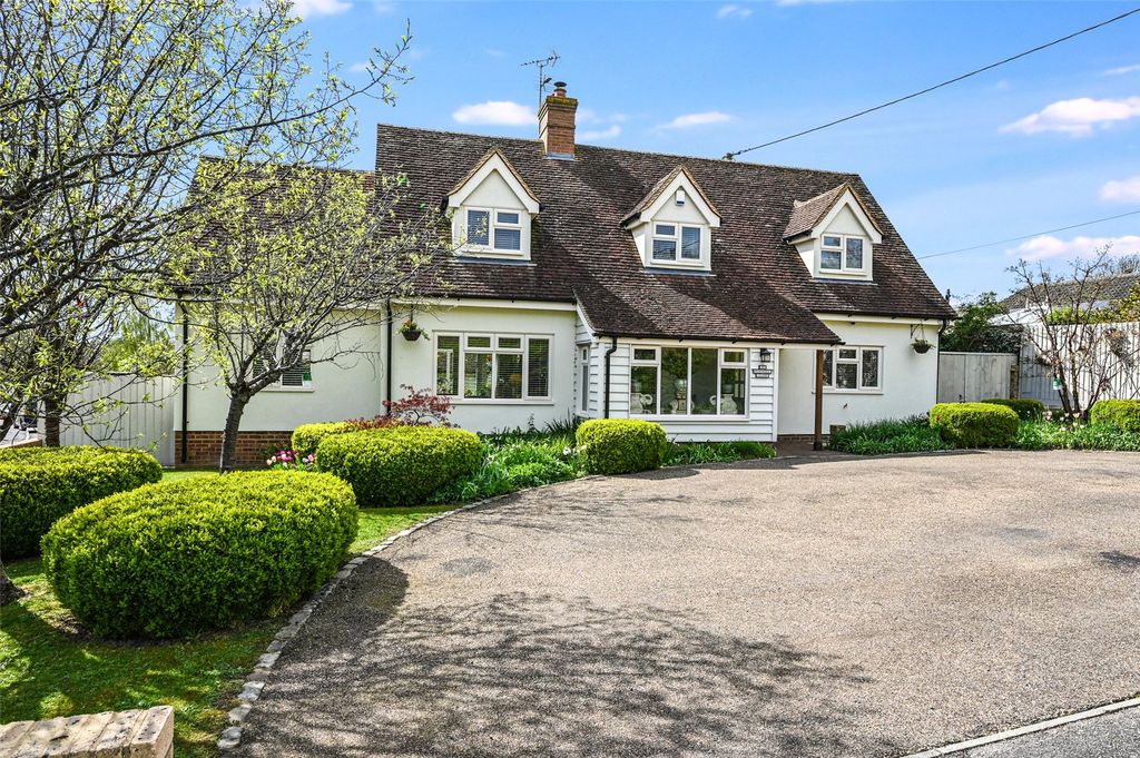 3 bed detached house for saleWindmill Close, Dunmow, Essex CM6