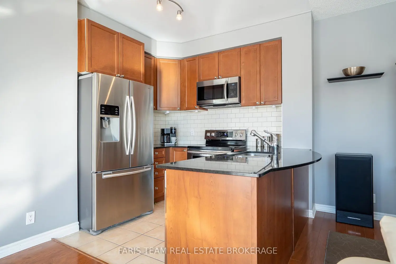 699 Aberdeen Boulevard 608 photo 3