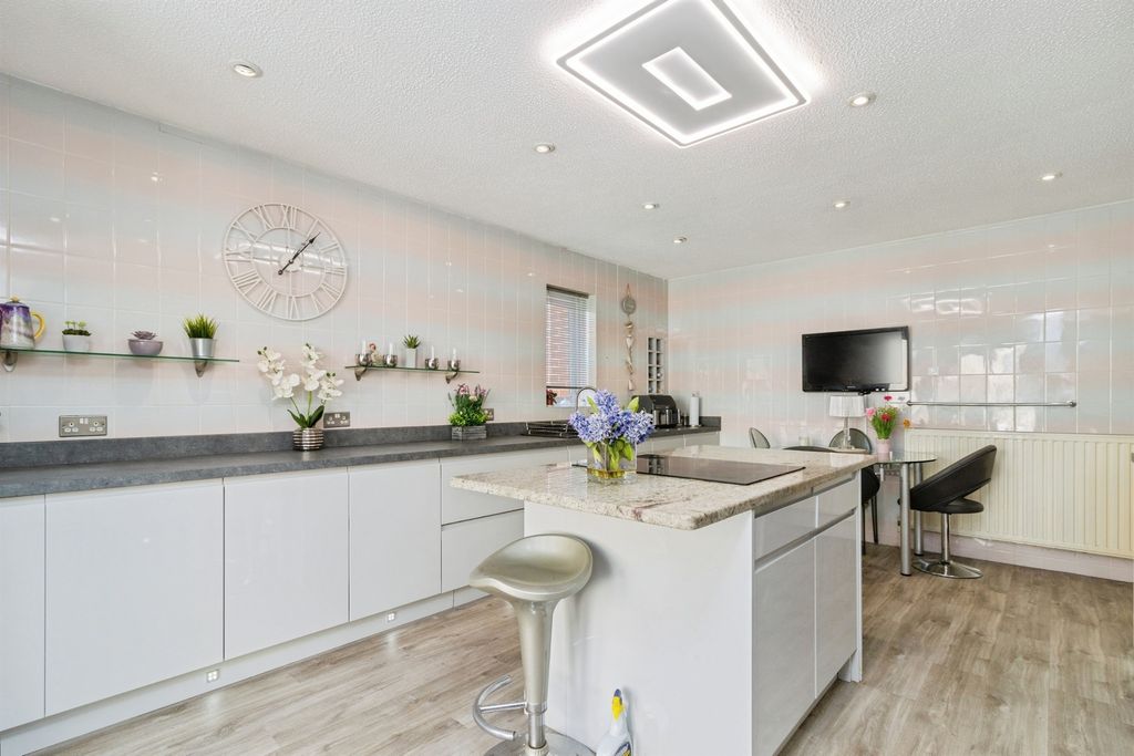 Additional image 15 of 5 bed detached house for saleSummerland Close, Dawlish EX7